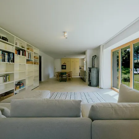 Дом отдыха Stylish Jura House For 10 Guests Grandval